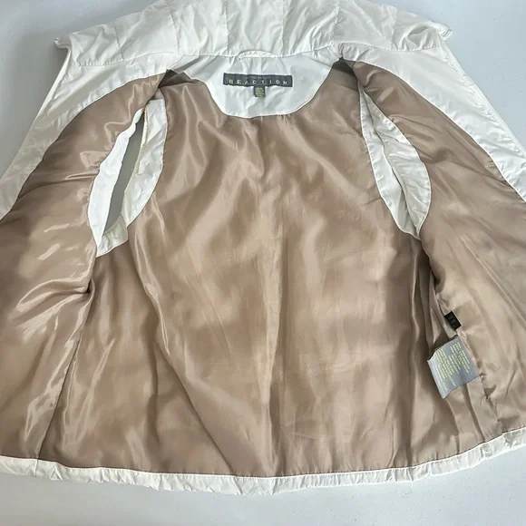 Woman's Kenneth Cole Reaction Down/Feather
Body warmer. Puffer Vest Ivory Sz M - Picture 8 of 13